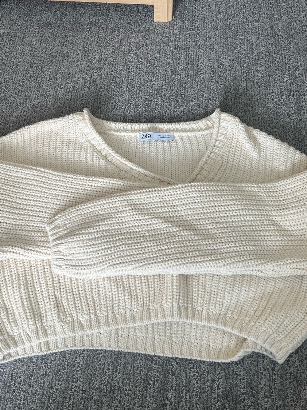 ZARA Cream Ribbed Knit Sweater